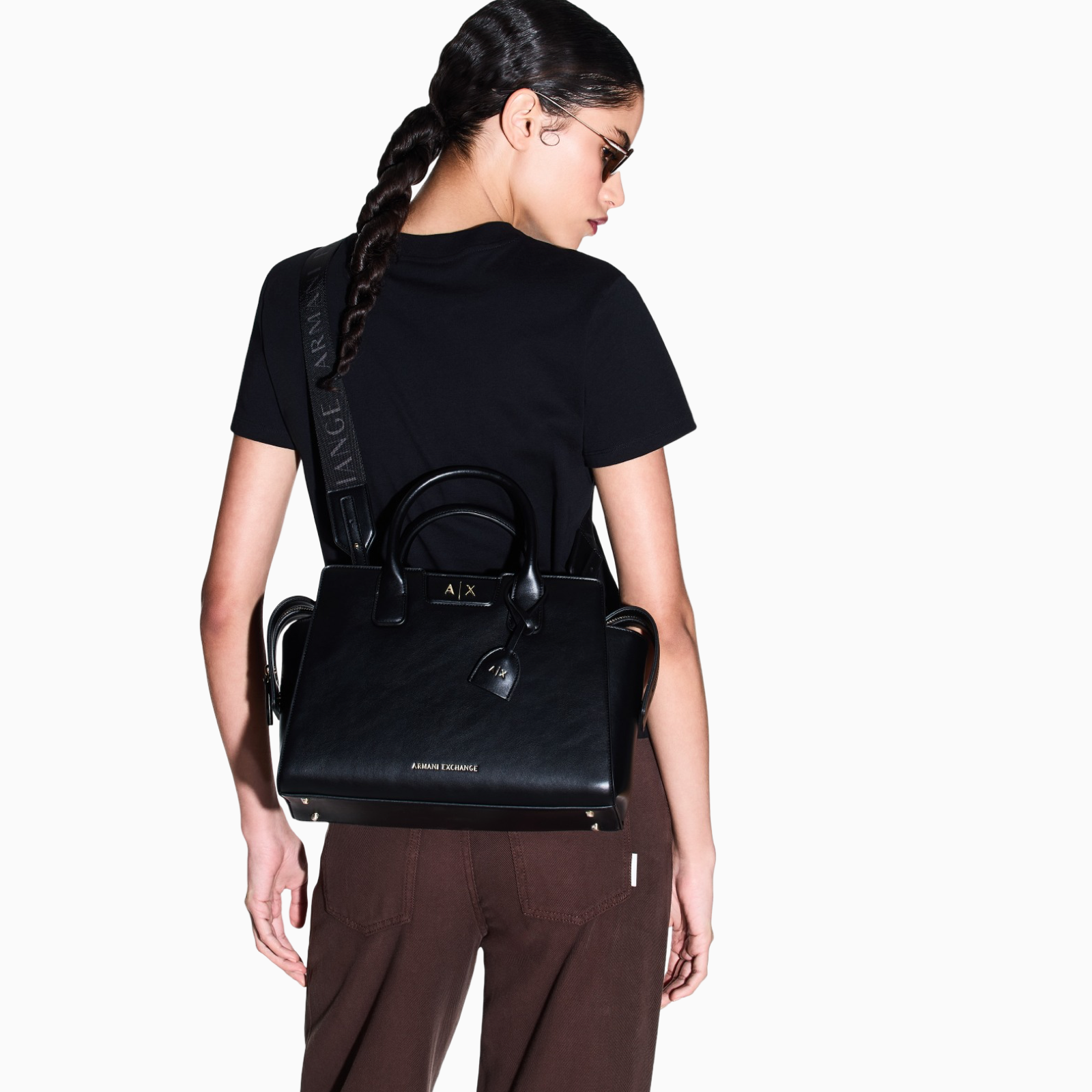 Дамска чанта Armani Exchange Women Handbag XW002158 AF19892 UC001 Model View