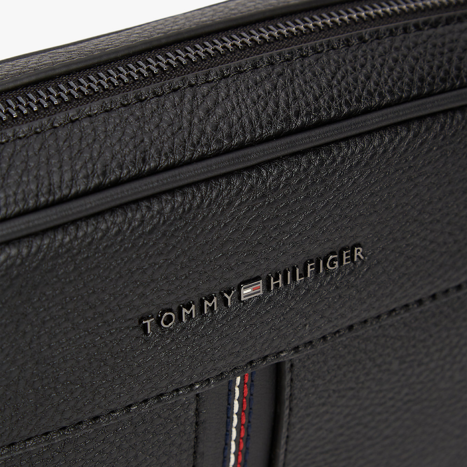 Мъжка клъч чанта Tommy Hilfiger Men Clutch Bag AM0AM14173 BDS Close-Up