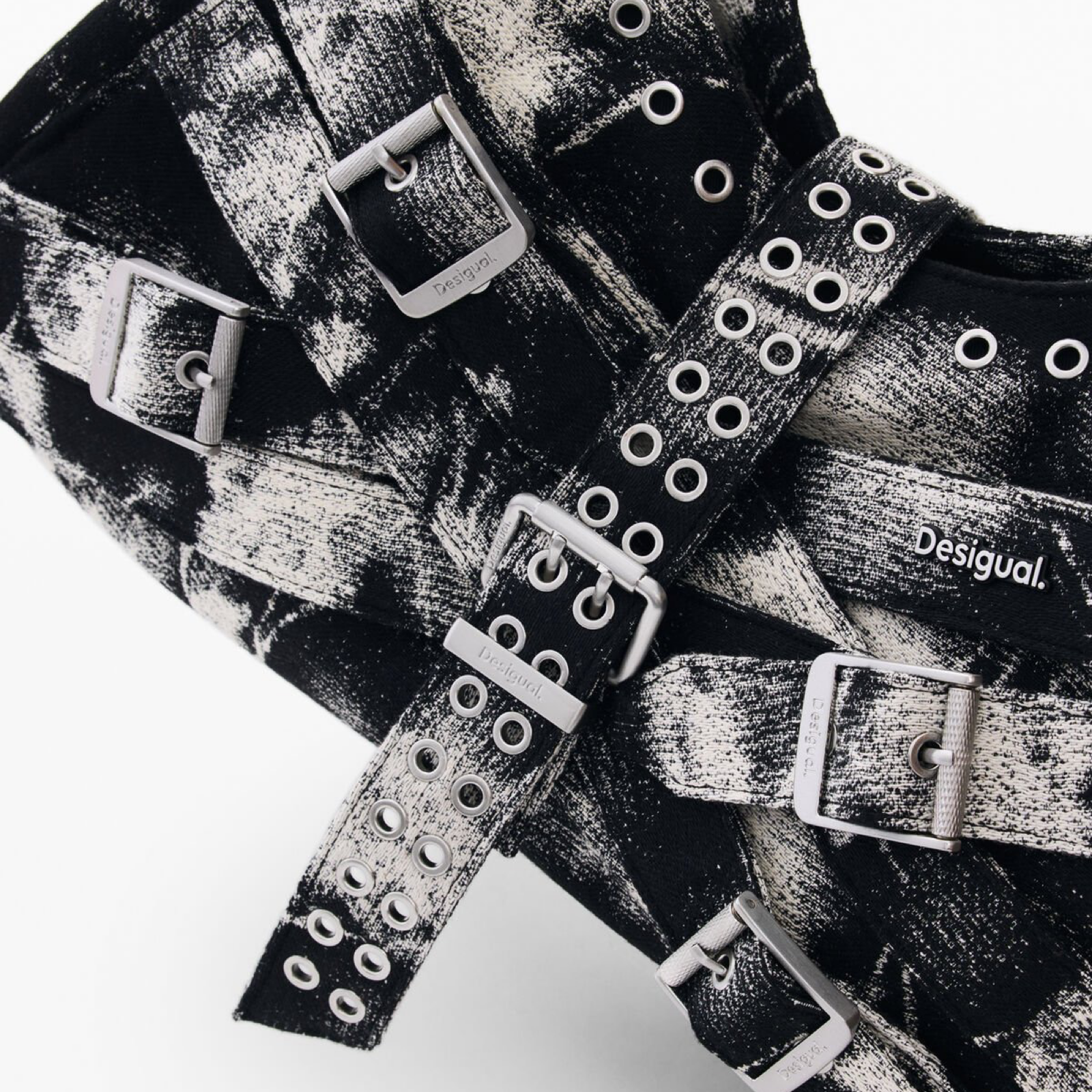 Дамска чанта Desigual Women Handbag 26SAXA54 9019 Close-Up