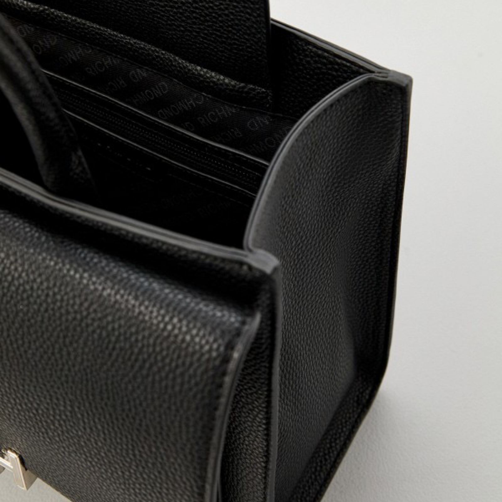 Richmond Women Bag
