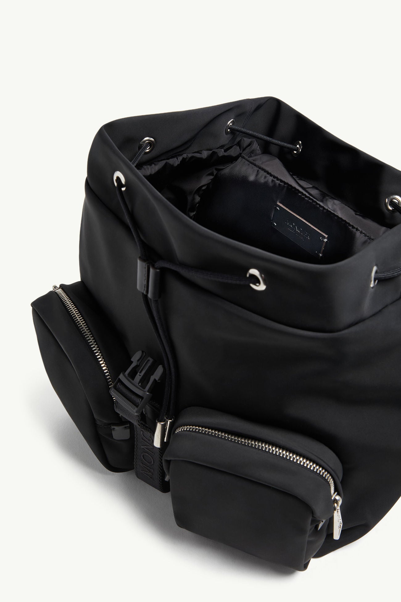 Раница New Trick Water-Repellent Backpack Moncler K209B5A00002M6980999 Black