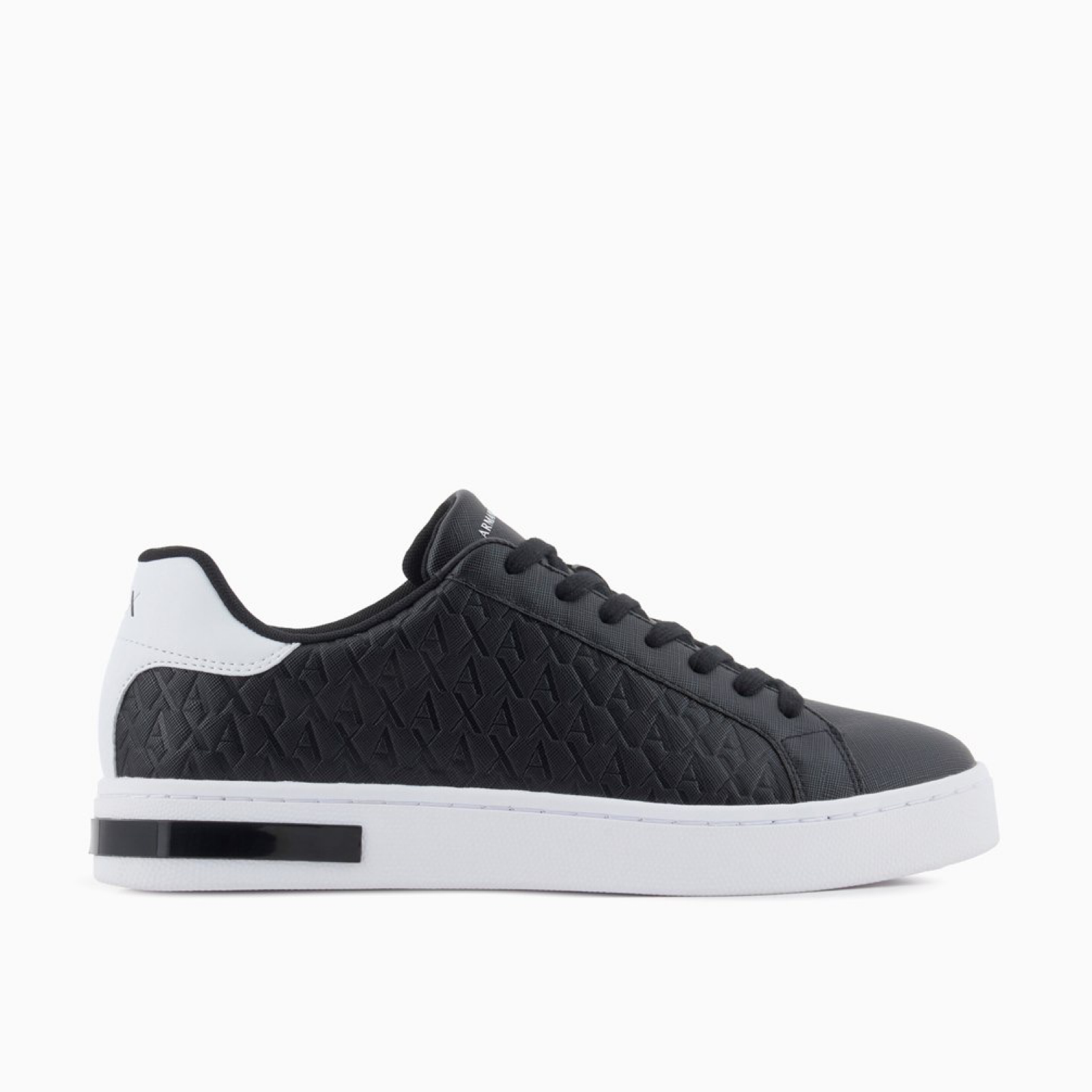 Мъжки черни кецове Armani Exchange
XM000140 AF11916 Medial View