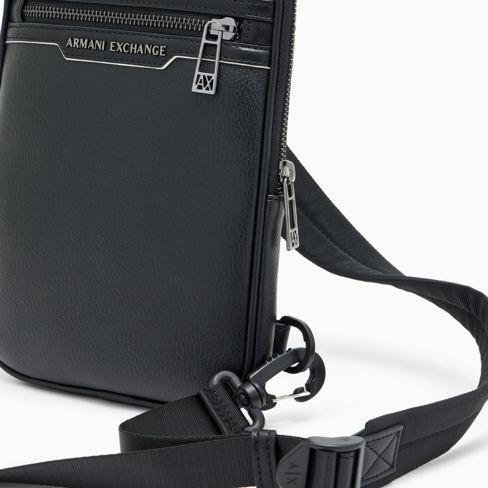 Мъжка чанта Armani Exchange Men Shoulder Bag XM001602 AF17205 Side View