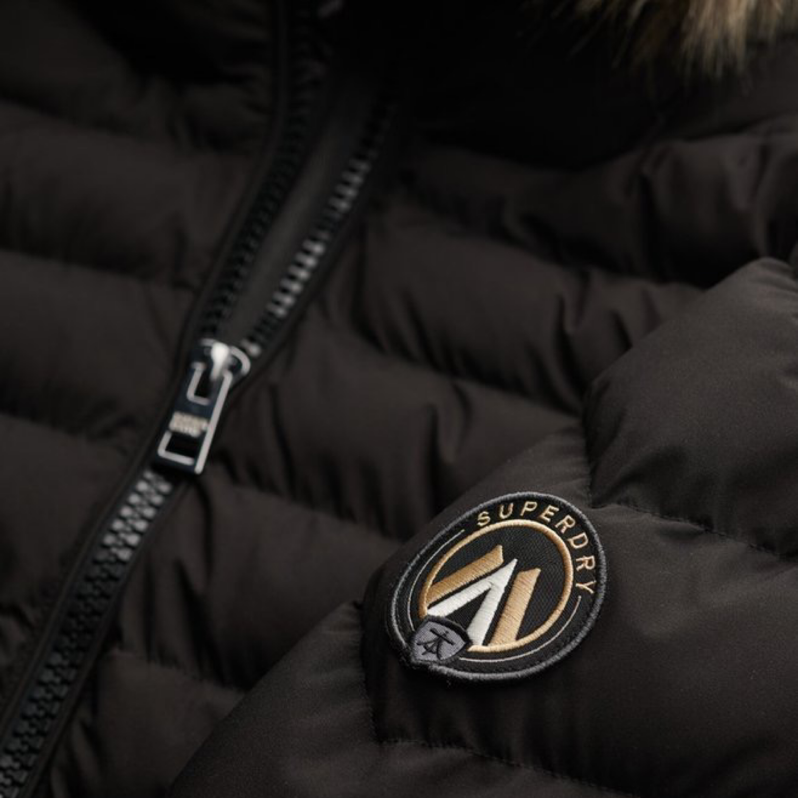 Дамско черно яке Superdry Women Jacket W5012000A Close-Up