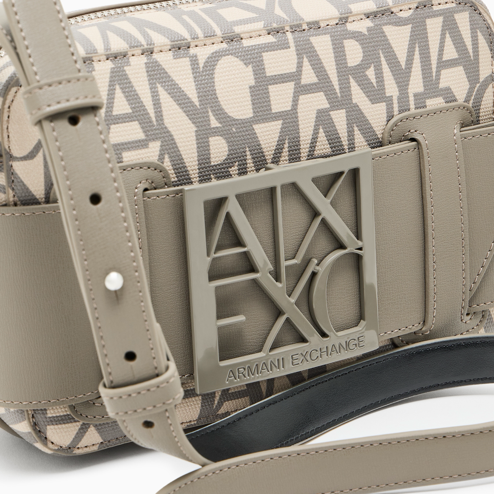 Дамска чанта Armani Exchange Women Crossbody Bag 942699 3F742 M1014 Close-Up