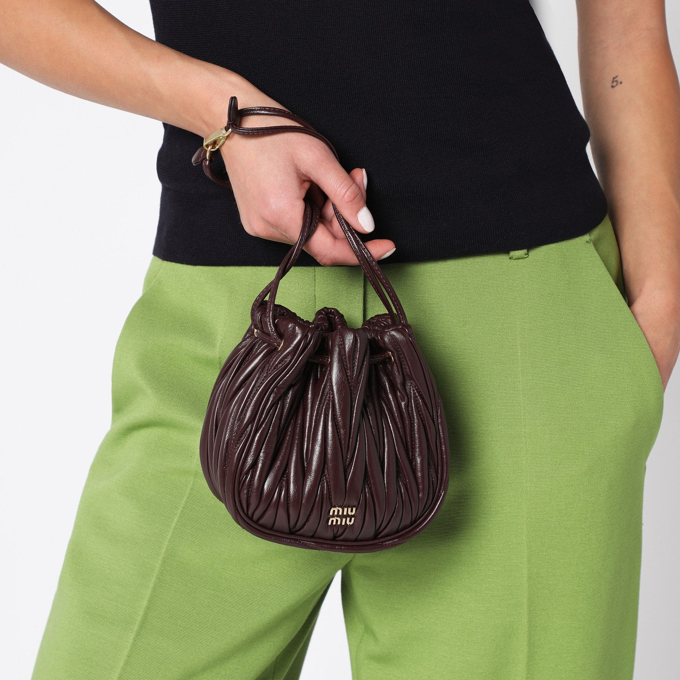 Дамска чантичка Women’s pleated drawstring clutch bag Miu Miu Matelassé 5ND022AFPPF0007 Burgundy lifestyle view