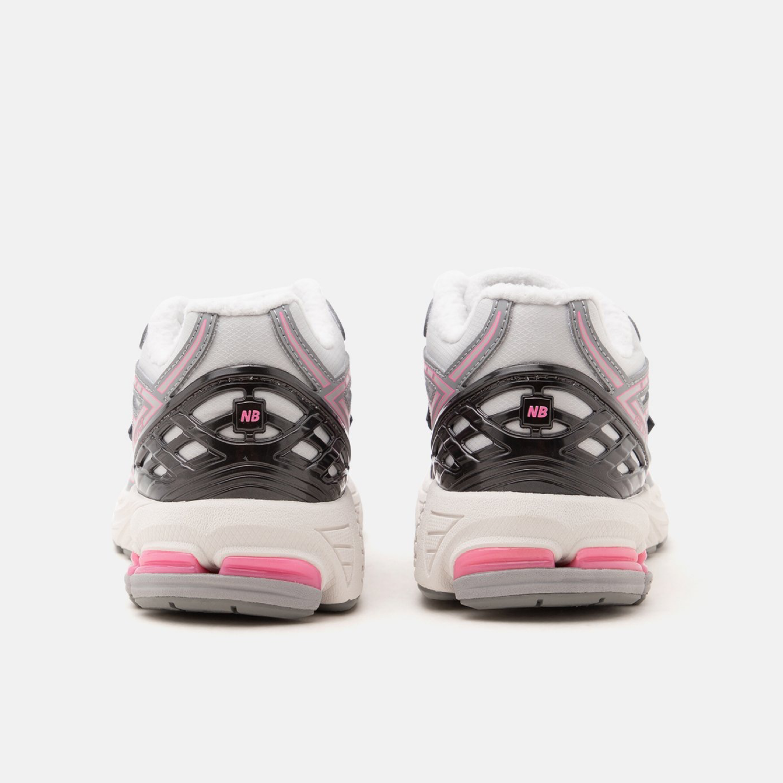 Дамски маратонки New Balance 1906 Women Sneakers G19068CA Heel View