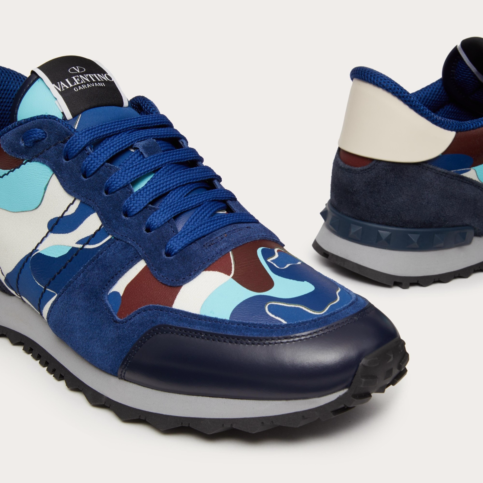Valentino Garavani Rockrunner Men Sneakers S0723TCCP55 Close-Up