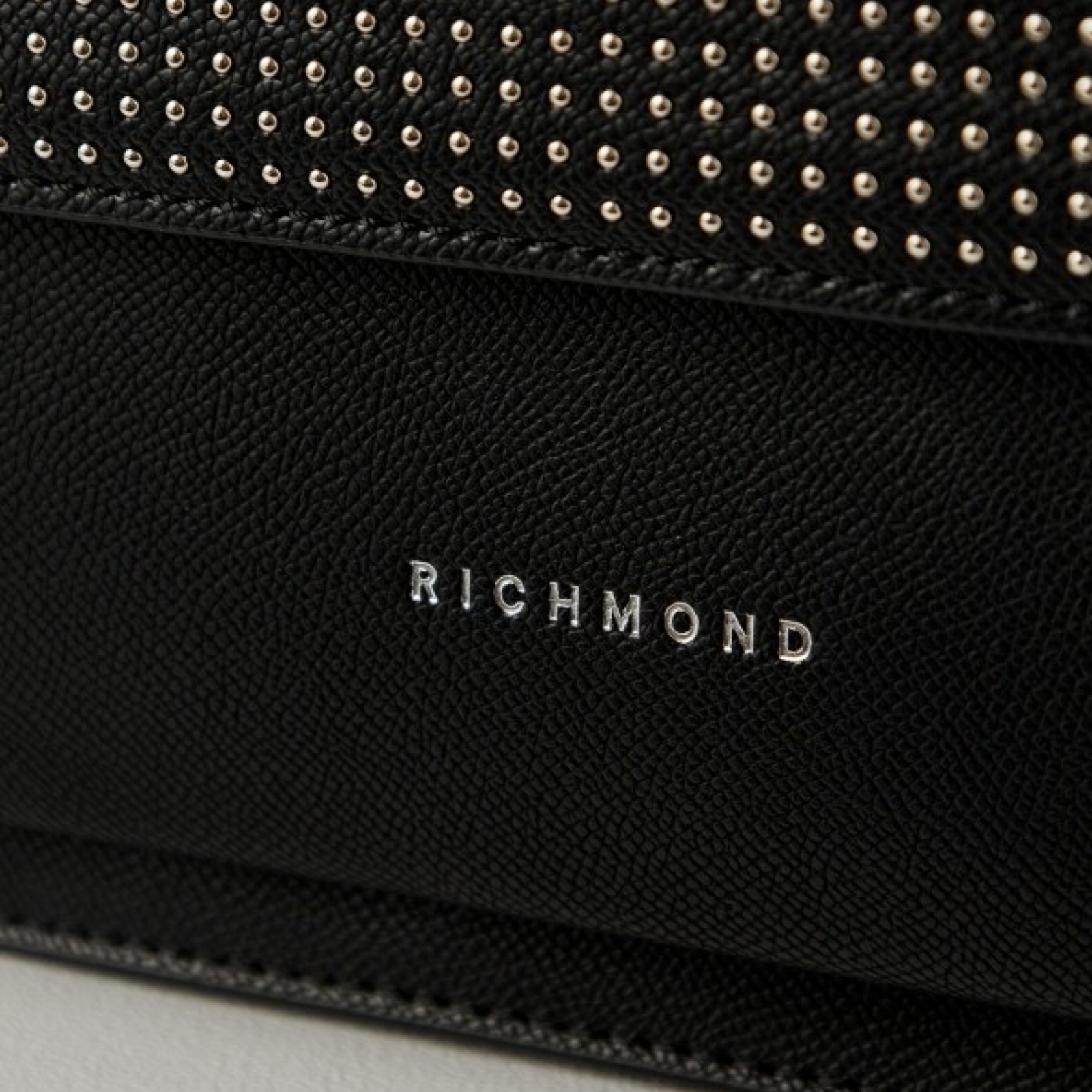 Дамска чанта Richmond Women Shoulder Bag RWA24078BO Close-Up