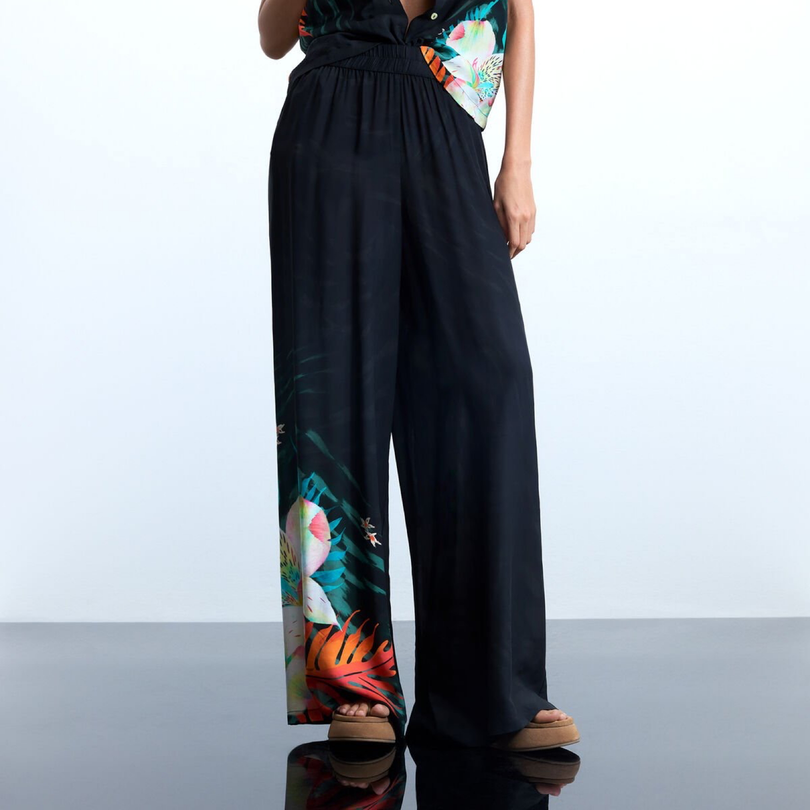 Дамски панталон Desigual Women Trousers 26SWPW52 2000 Front View