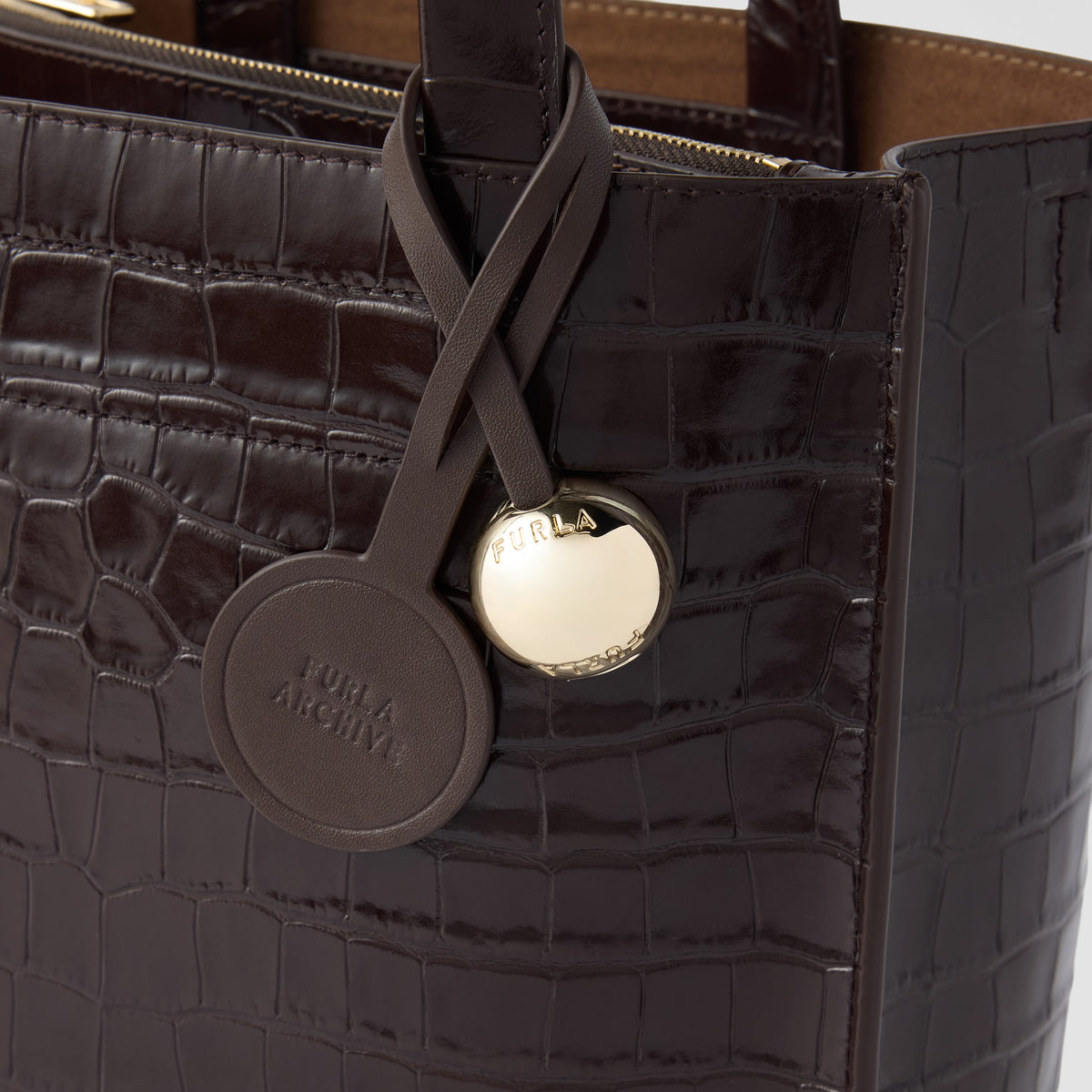 Furla Divide It Tote S Women Bag
WB02123_BX4255_1007_2460S Cioccolato detail view