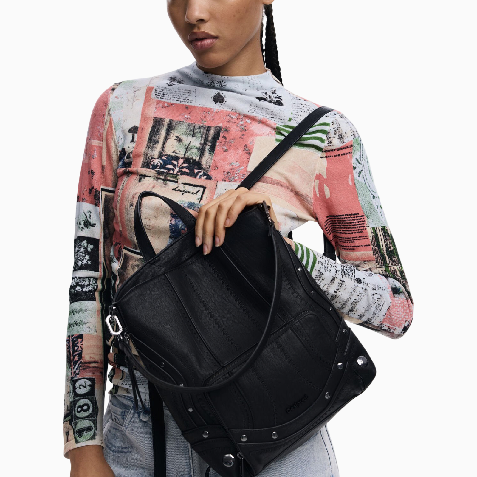 Дамска раница Women’s rucksack Desigual
25WAKP24 2000 Black front view