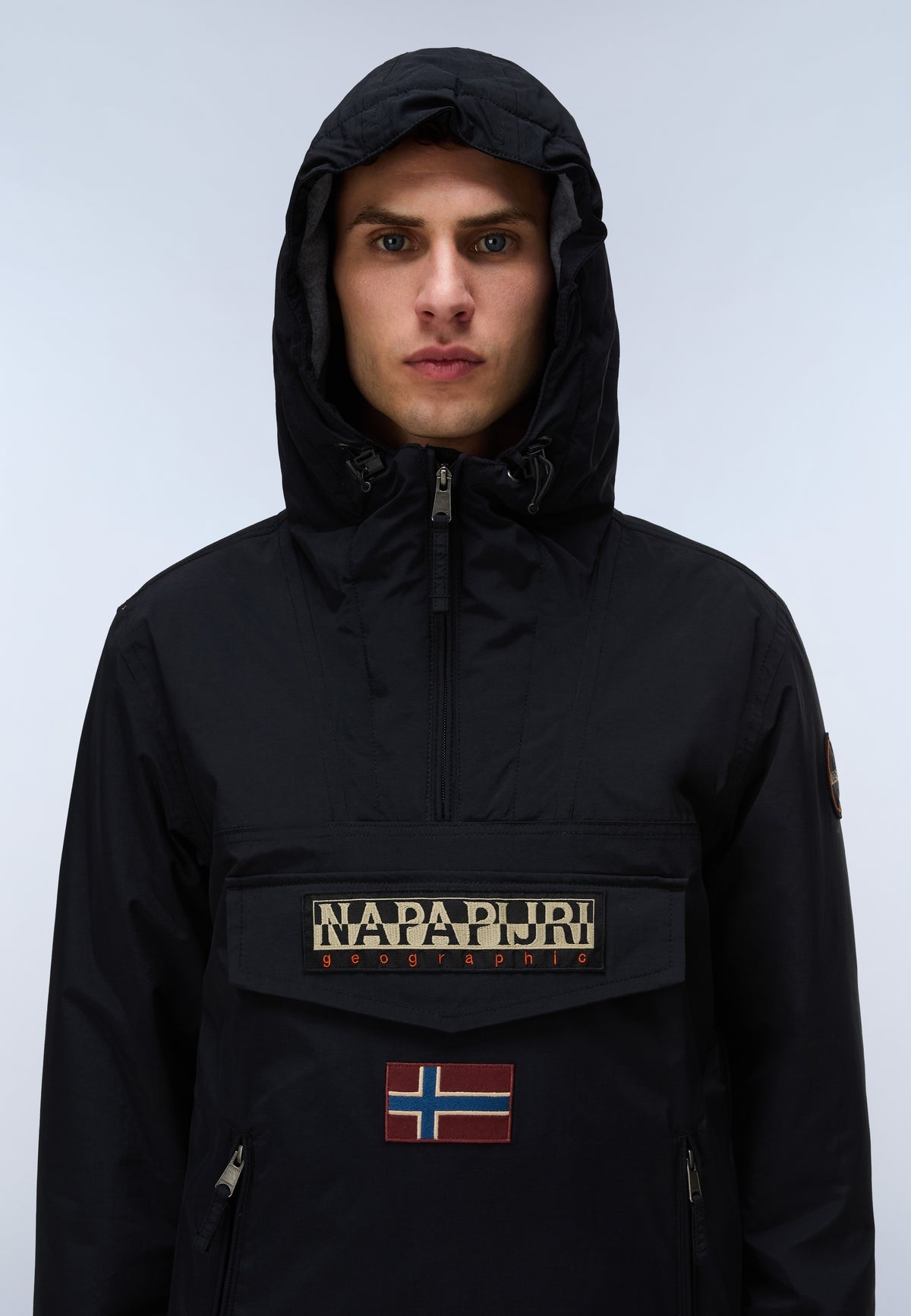 Men’s pocket anorak jacket Napapijri Rainforest
NP0A4GMD Black close up view