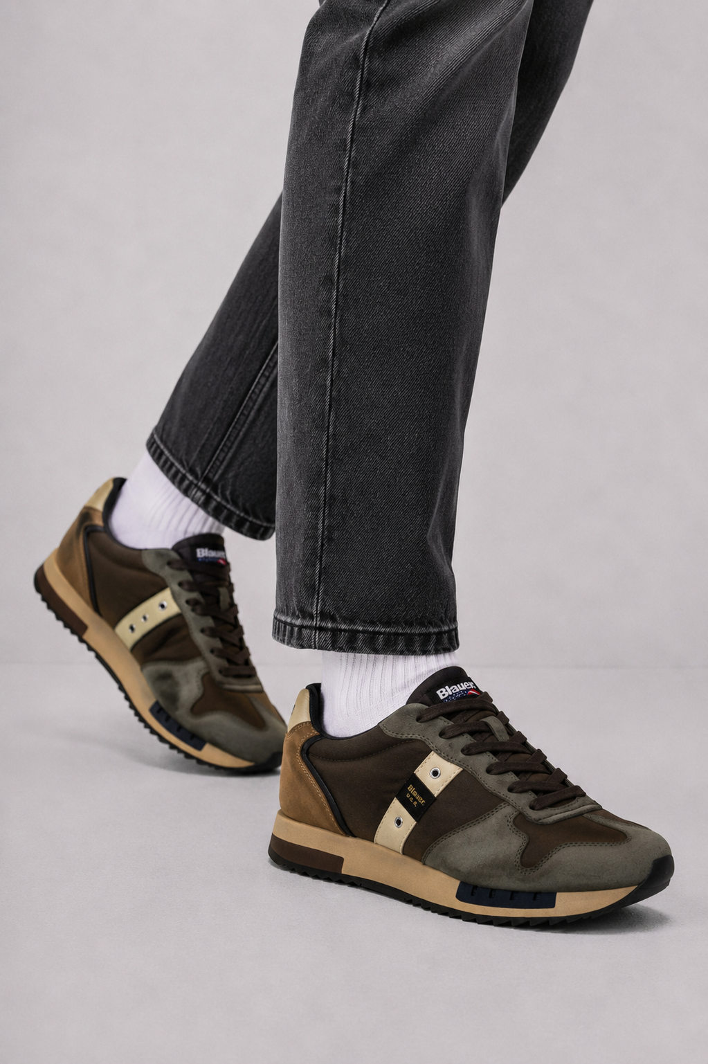 Мъжки маратонки Men’s sneakers Blauer F6QUEENS01WAX Brown / Military Green lifestyle view