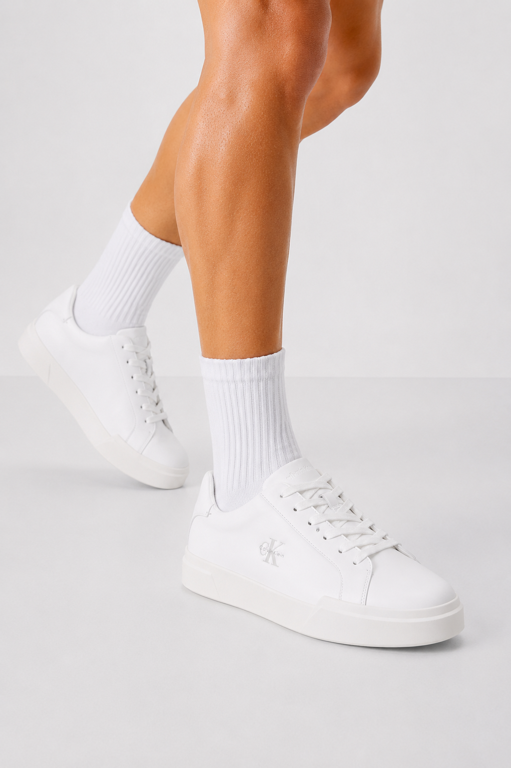 Мъжки кецове Men’s sneakers Calvin Klein
HM0HM02123 0K4 White lifestyle view