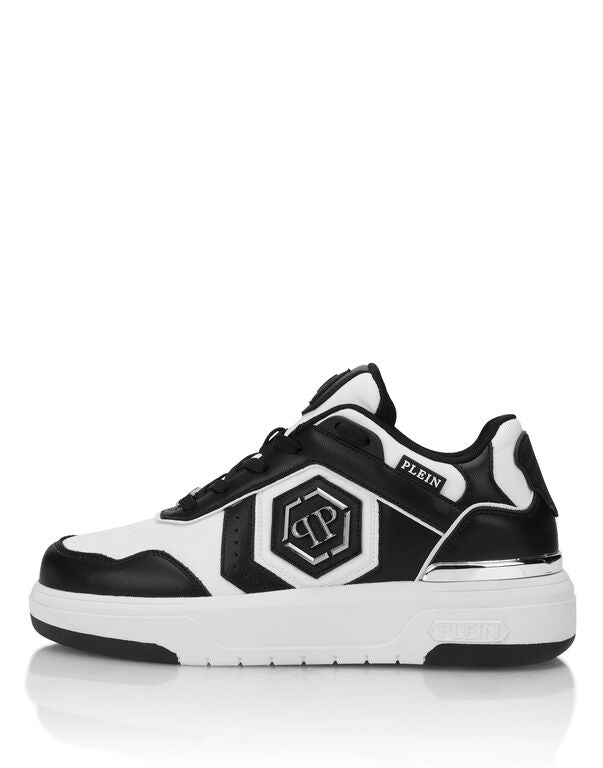 Мъжки кецове Men_s_sneakers_Philipp_Plein_SAFSUSC0925PTE003N0102_White_Black_lateral_view 2
