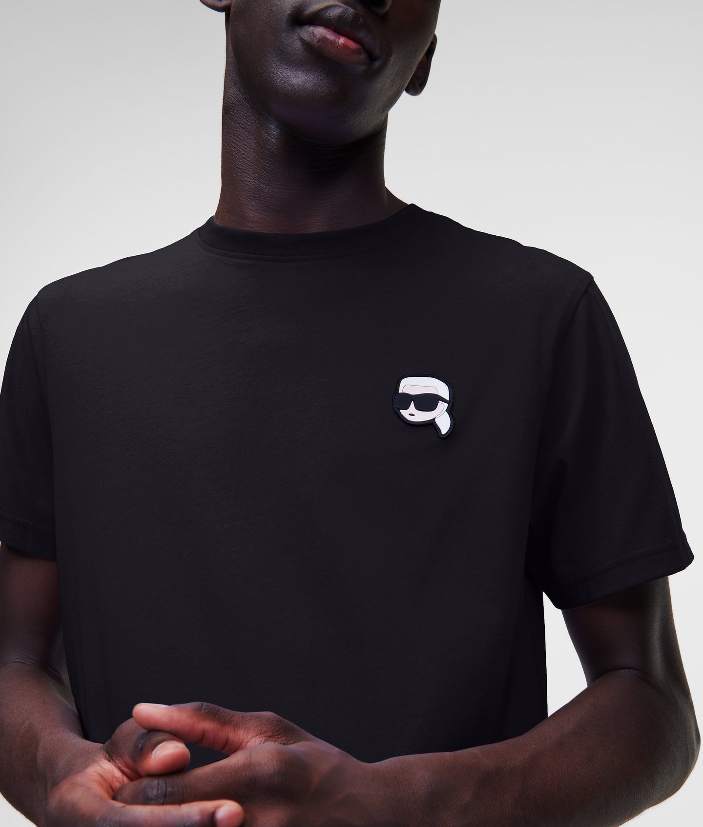 Мъжка тениска Men's t-shirt Karl Lagerfeld
A2M17127 999 Black front view