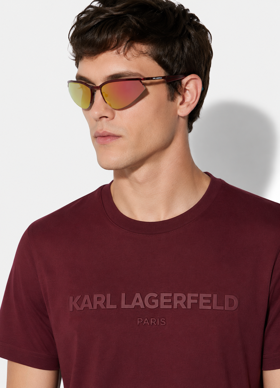 Слънчеви очила Unisex metal sunglasses KARL LAGERFELD KL352S 601 Burgundy lifestyle view