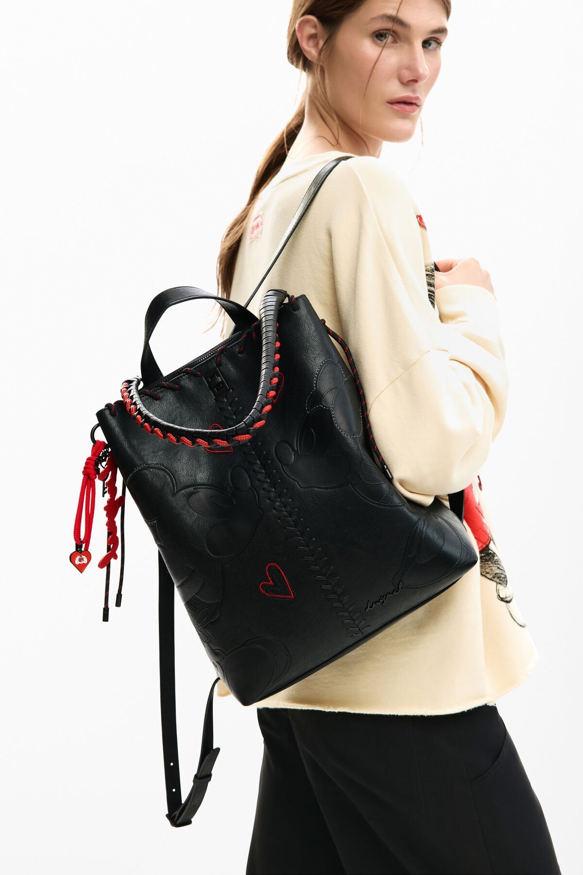 Дамска раница Women’s rucksack Desigual Mickey Mouse™ 26SAKP43 2000 Black lifestyle view