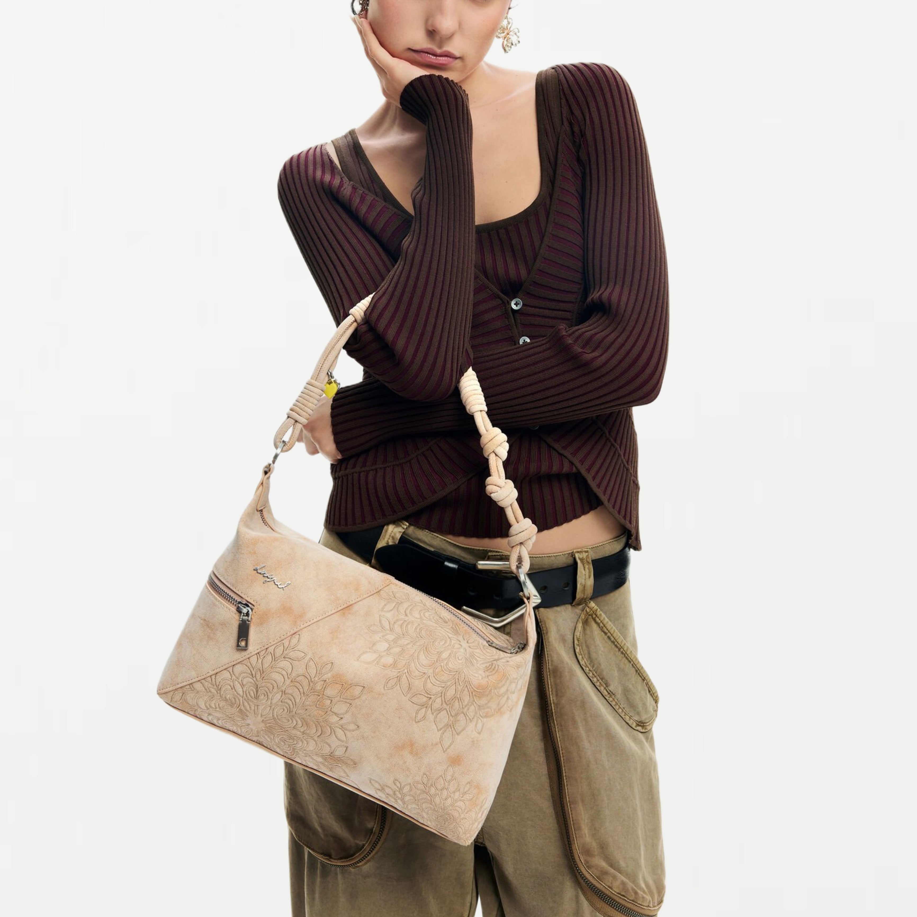 Дамска чанта за рамо Women’s shoulder bag Desigual 26SAXPB7 1018 Beige lifestyle view