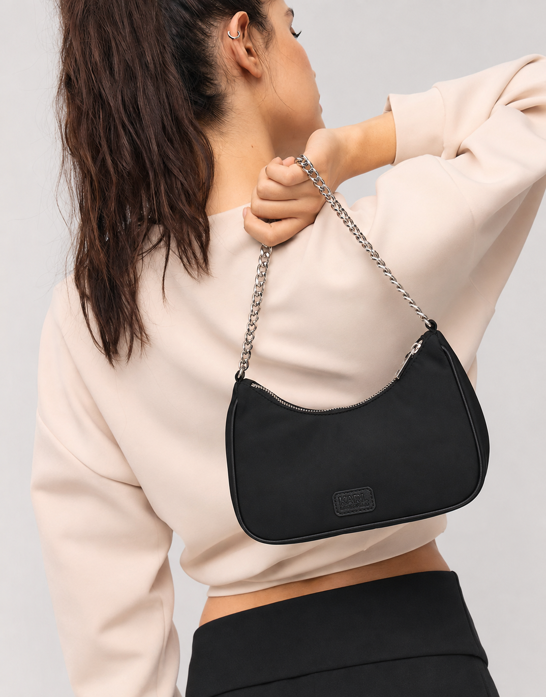 Дамска чанта Women’s shoulder bag Karl Lagerfeld Ikon AFW30005999 Black lifestyle view 2