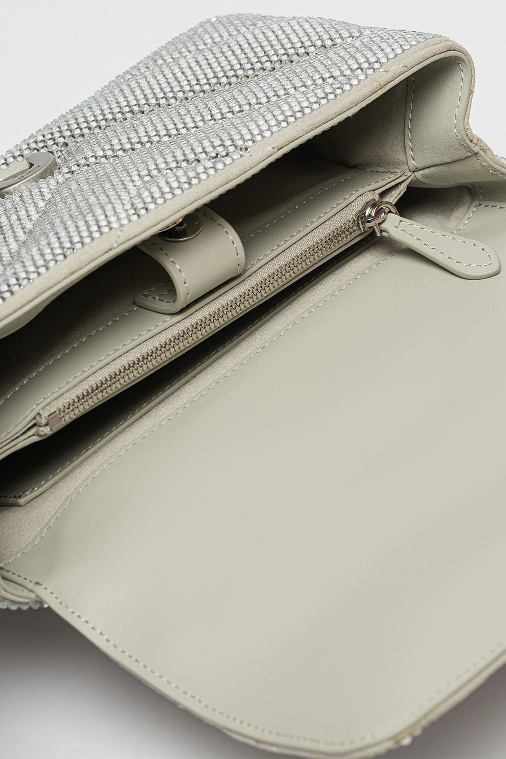 Дамска чанта Women’s shoulder bag Pinko
100044 A217 ZZFN Silver inside view