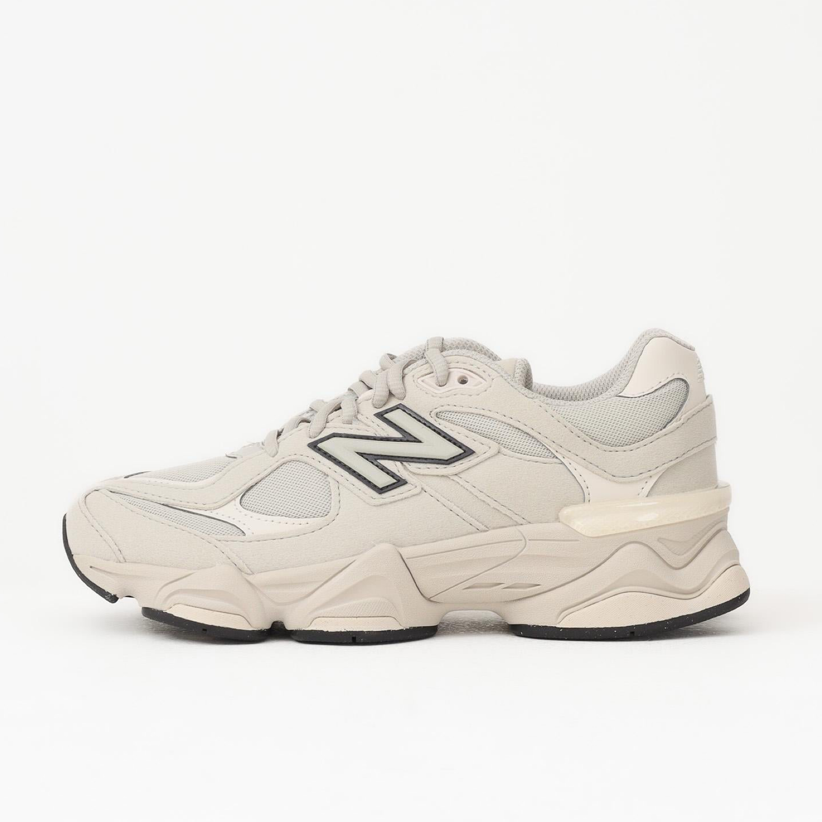 Дамски маратонки Women’s sneakers New Balance G90607GY Beige lateral view