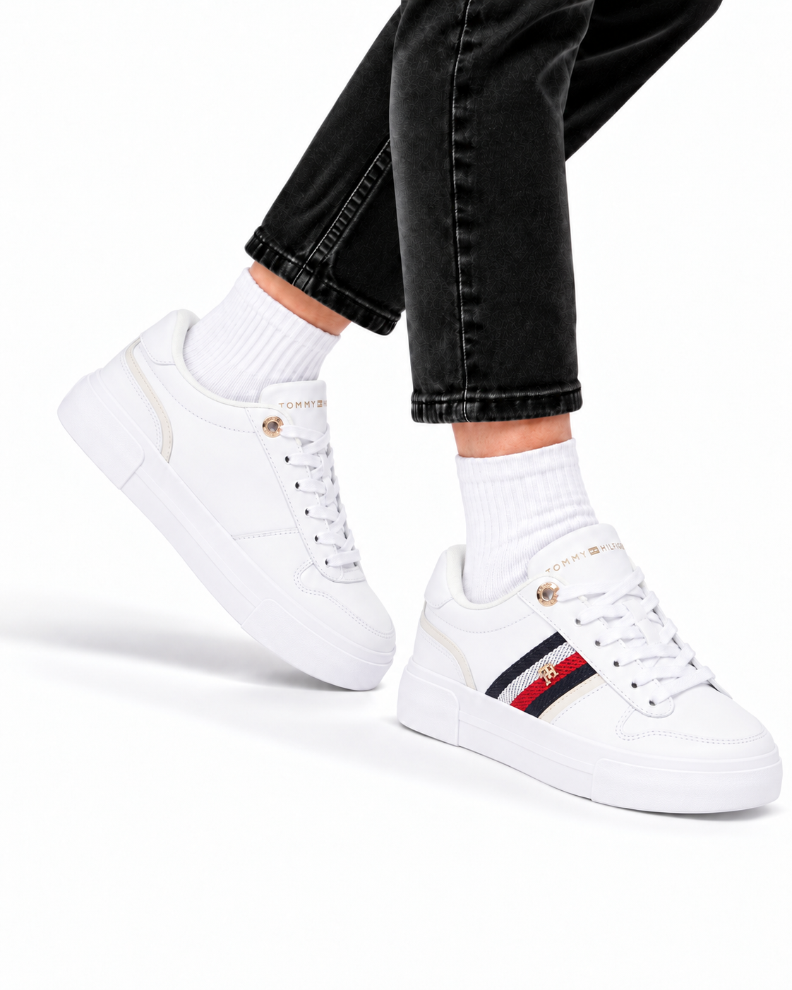 Дамски кецове Women’s sneakers Tommy Hilfiger
FW0FW09603YBS White lifestyle view