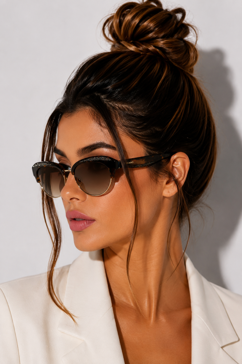 Дамски слънчеви очила Women’s sunglasses Guess by MARCIANO GM0777 52F Brown lifestyle view