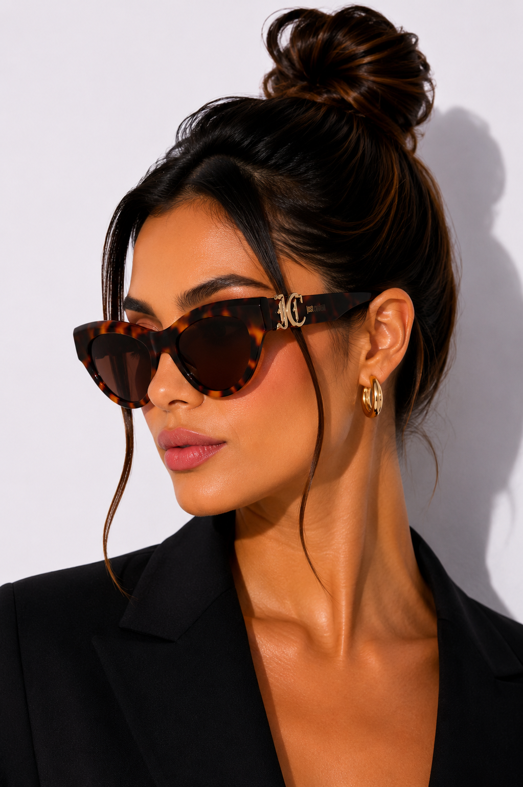 Дамски слънчеви очила Women’s sunglasses Just Cavalli SJC109 0829 Brown lifestyle view