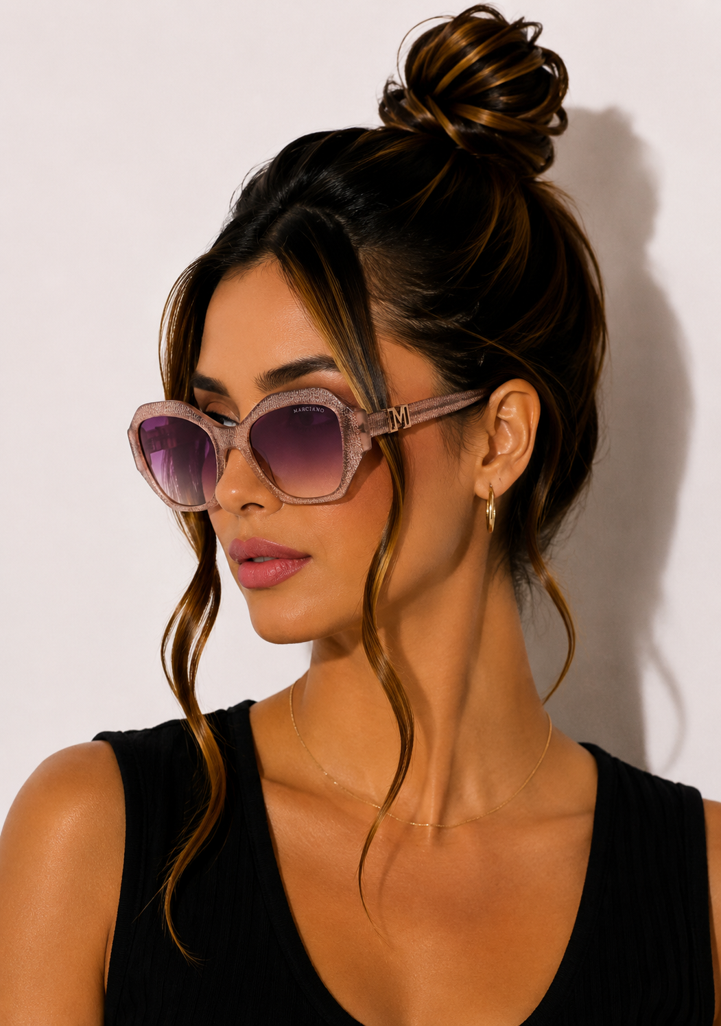 Дамски слънчеви очила Women’s sunglasses Marciano by Guess GM00007 57Z lifestyle view