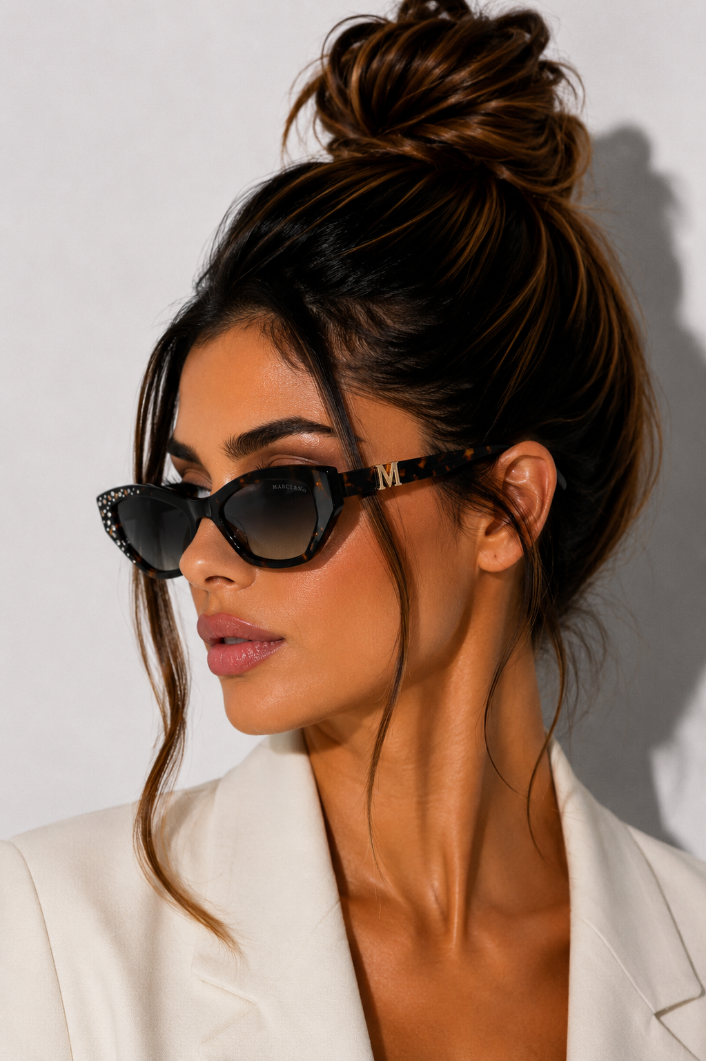 Дамски слънчеви очила Women’s sunglasses Marciano by Guess GM00017 52P Brown lifestyle view