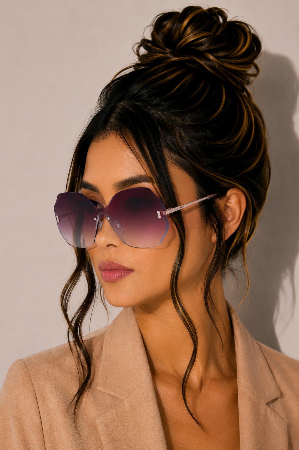 Дамски слънчеви очила Women’s sunglasses Ted Baker TB1716 404 Rose Gold lifestyle view