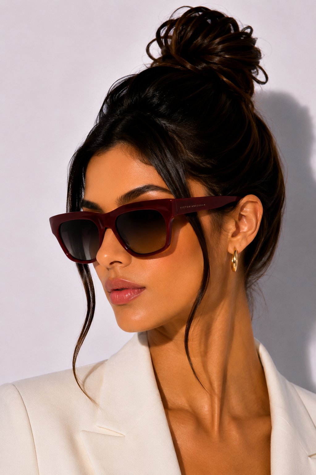 Дамски слънчеви очила Women’s sunglasses VICTORIA BECKHAM VB603S 604 Bordeaux lifestyle view