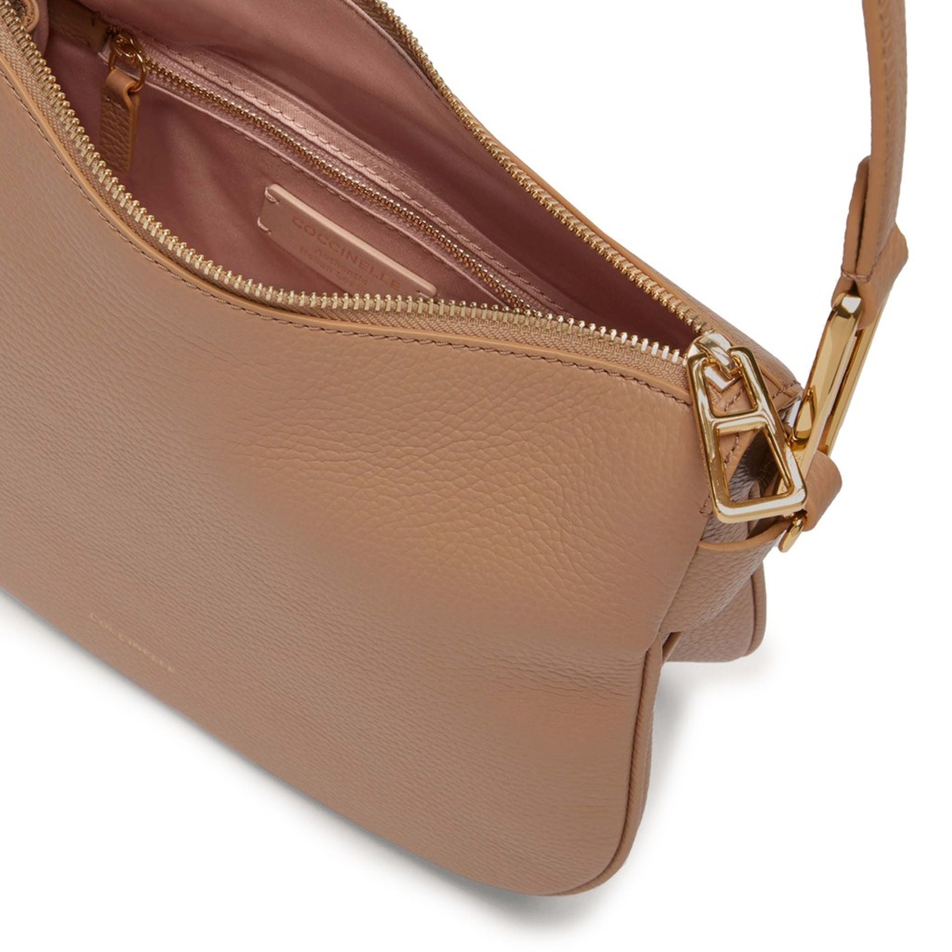 Дамска чанта Women’s shoulder bag Coccinelle E1PQR130201 N71 Brown top view