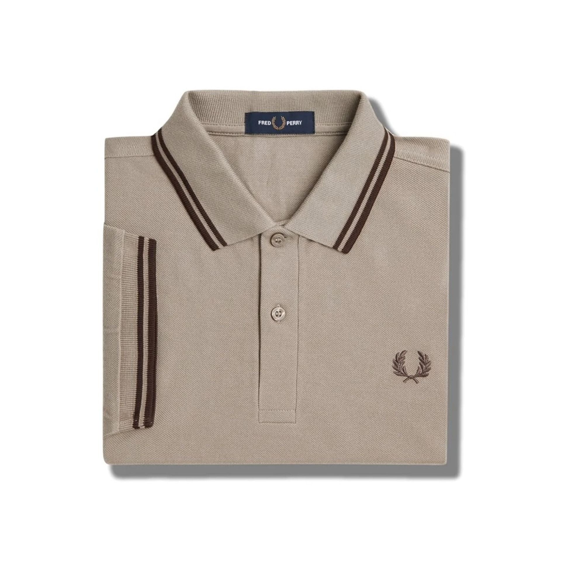 Мъжка поло тениска в бежово Men’s polo shirt Fred Perry M3600 U84 Top view