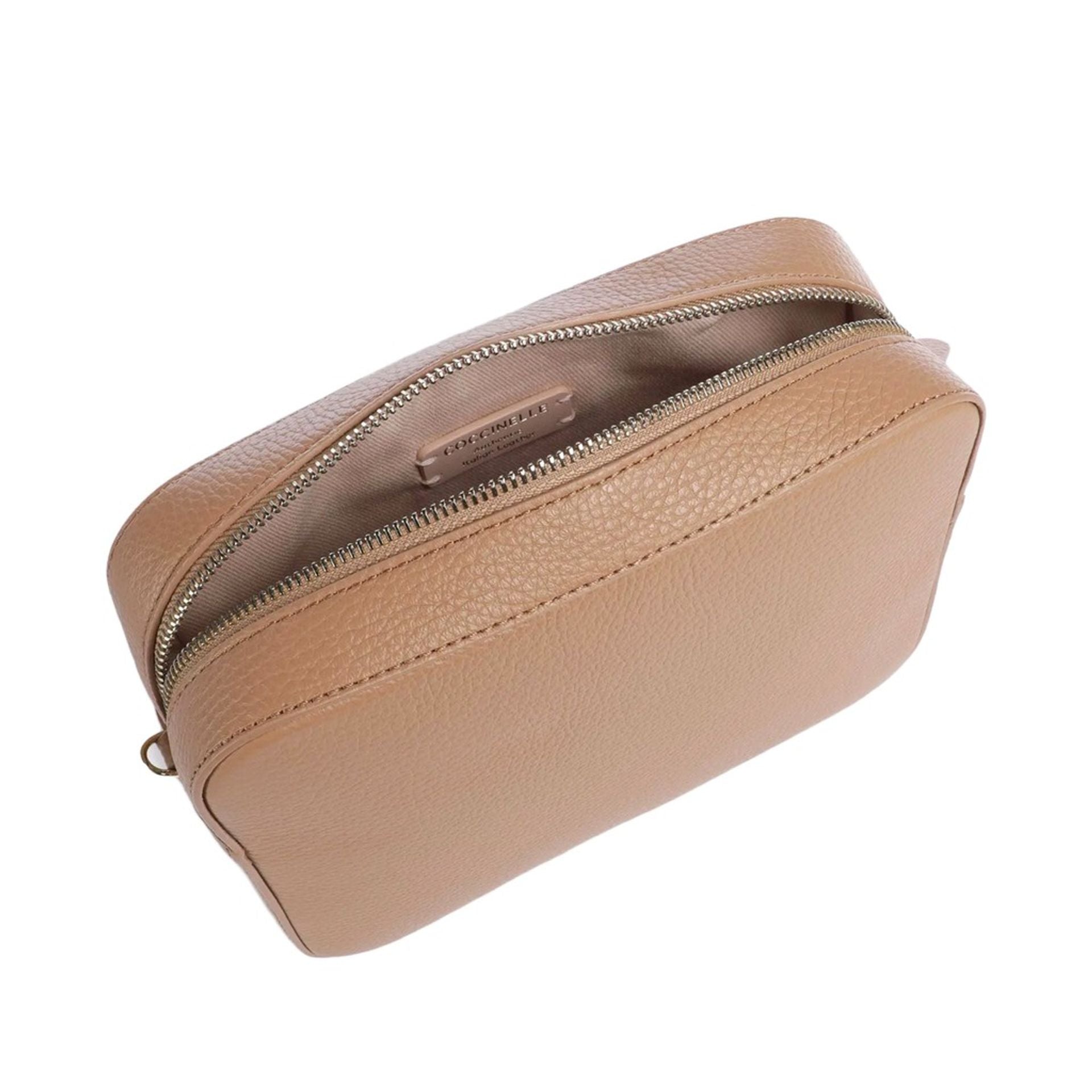 Дамска кросбоди чанта Women’s crossbody bag Coccinele E5MN555M301 N71 Brown top view