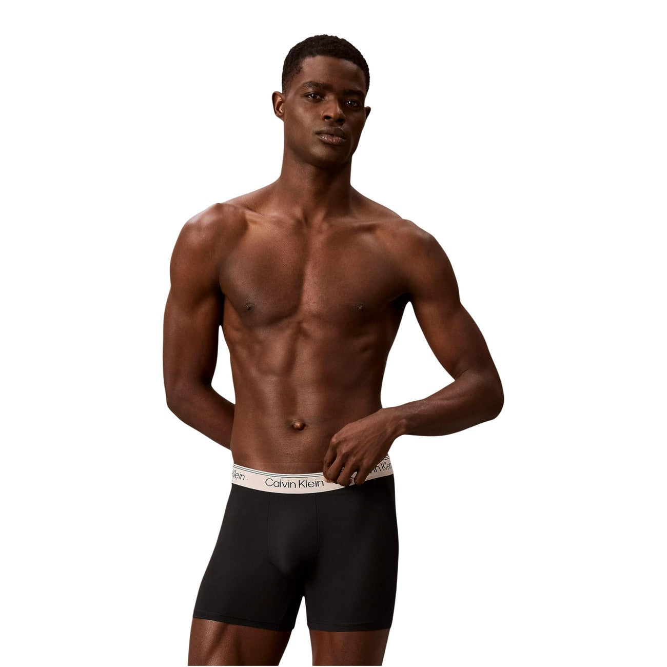 Мъжки боксерки Calvin Klein Men 3-pack Boxers LV00NB4410 3ZZ Model Front View