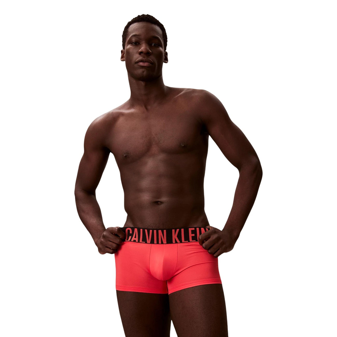 Мъжки боксерки Calvin Klein Men 3-pack Boxers LV000NB3611A 4W7 Model Front View