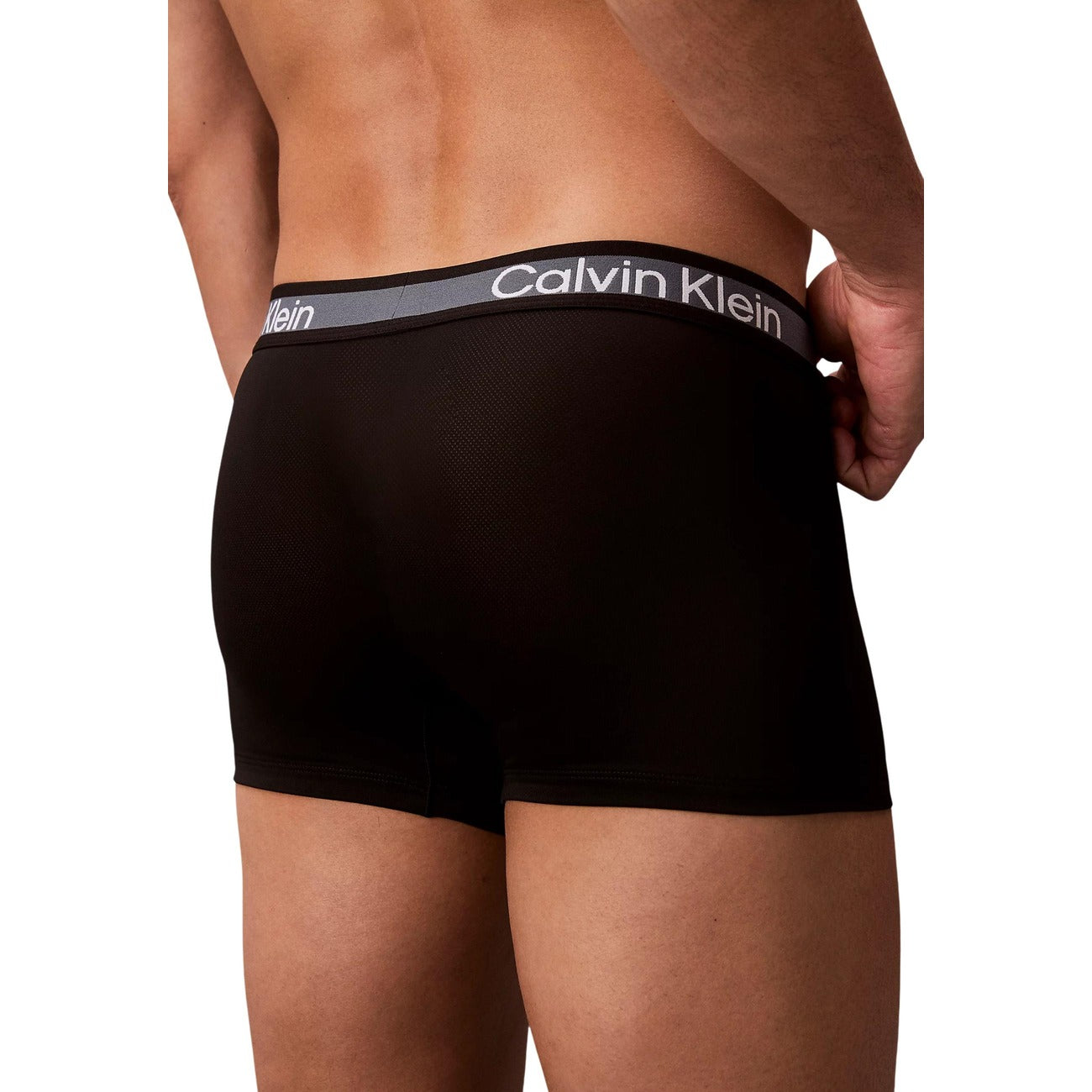 Мъжки боксерки Calvin Klein Men Boxers LV00NB4532 UB1 Close-Up