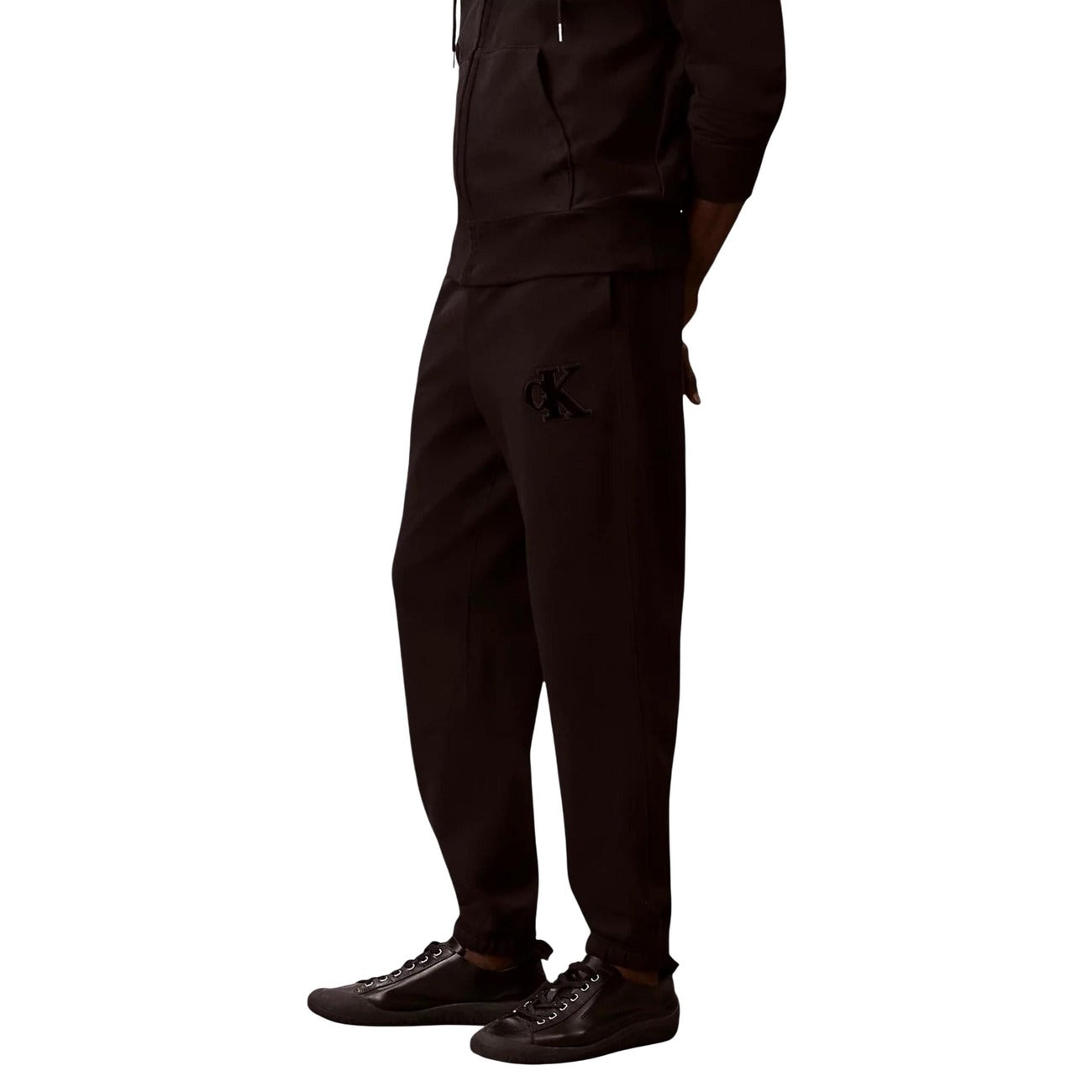 Мъжко черно долнище Calvin Klein Jeans Men Sweatpants LV04RD252G Side View