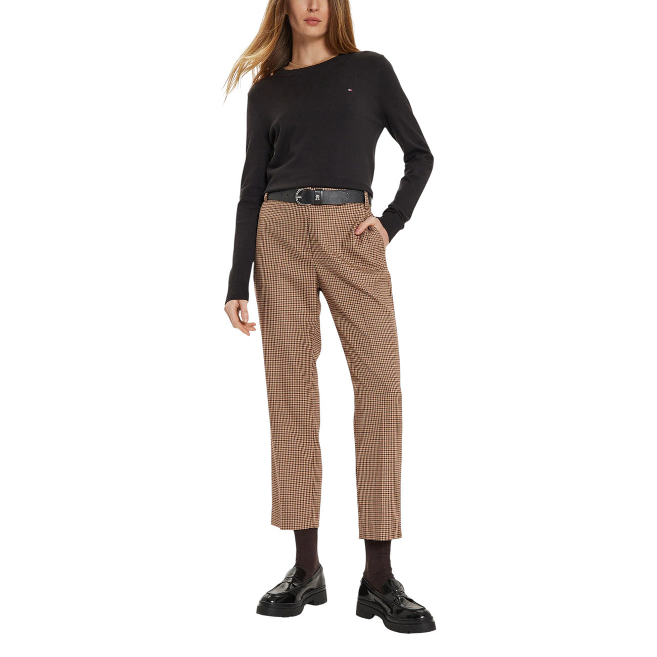Дамски черен пуловер Tommy Hilfiger Women Sweater WW0WW44984 Front View