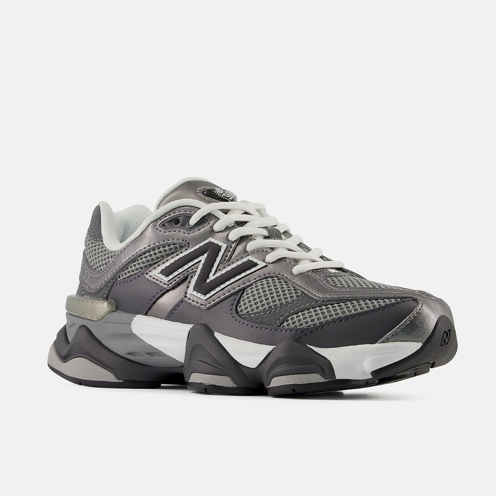 Дамски маратонки New Balance 9060 Women Sneakers G90603BN Lateral View