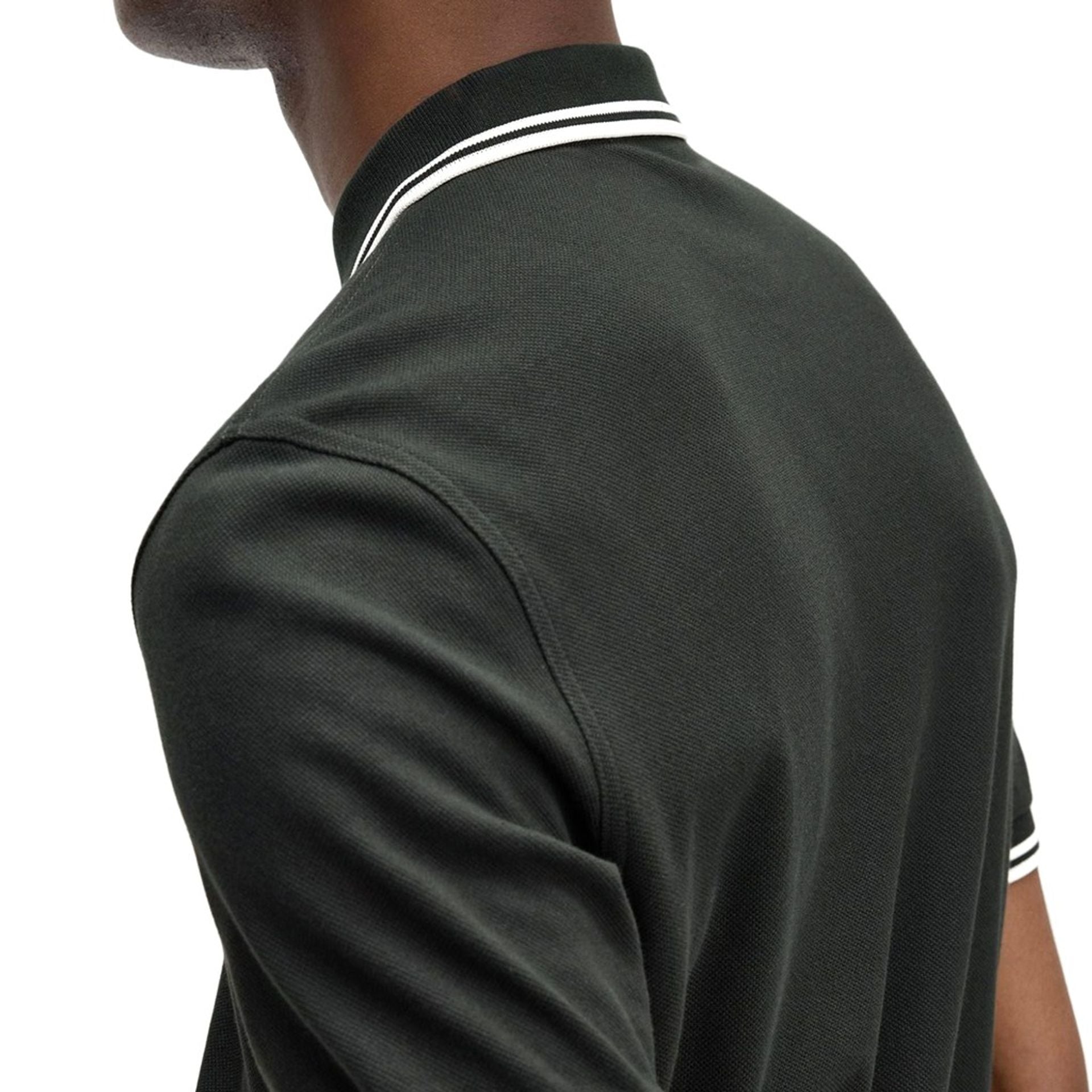 Мъжка поло тениска Men’s polo shirt Fred Perry M3600 T50 Angled back view