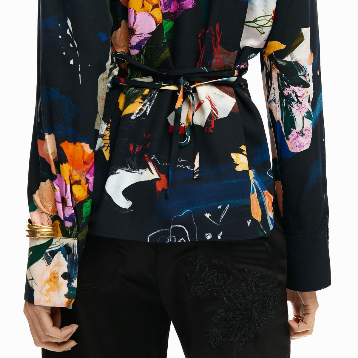 Дамска риза Desigual women’s shirt 26SWCW23 2000 Close-up 