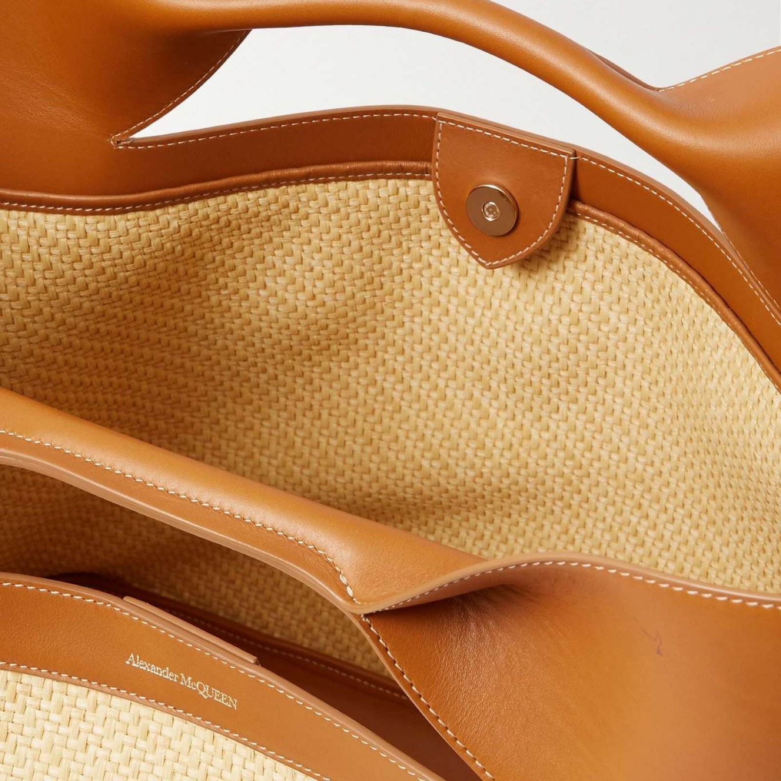 Дамска чанта Alexander McQueen The Bow Woven Tote Bag Close-Up