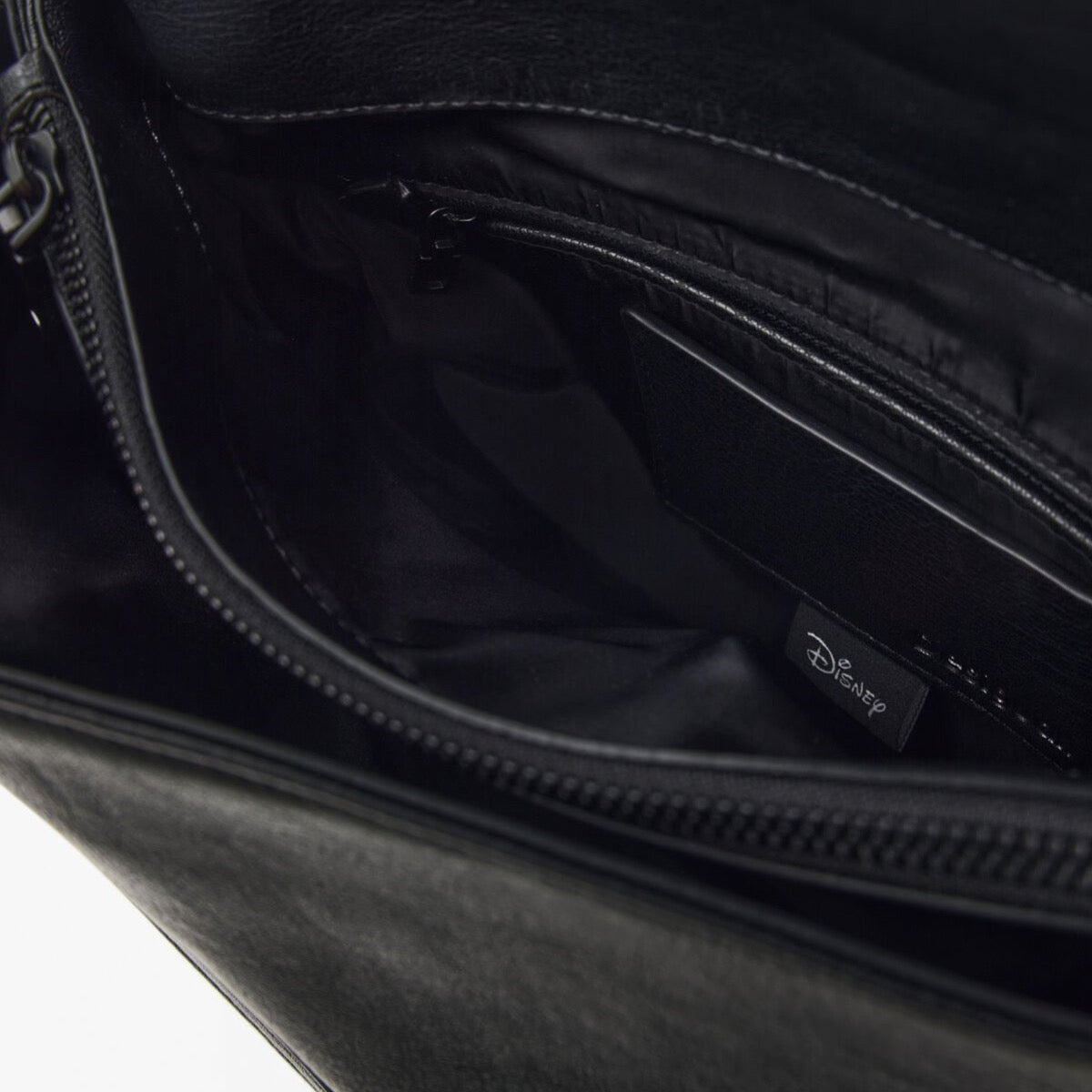 Дамска раница Desigual women’s rucksack 26WAKP07 2000 Inside view