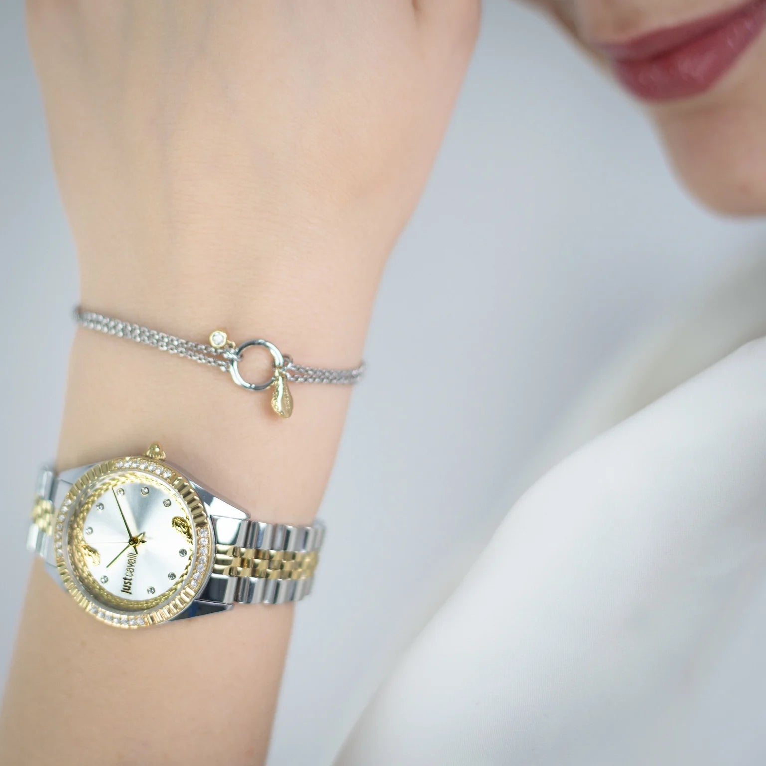 Комплект дамски часовник и гривна Women’s watch Just Cavalli SET Vittoria Glam JC1L361M0075 Two Tones YG Silver