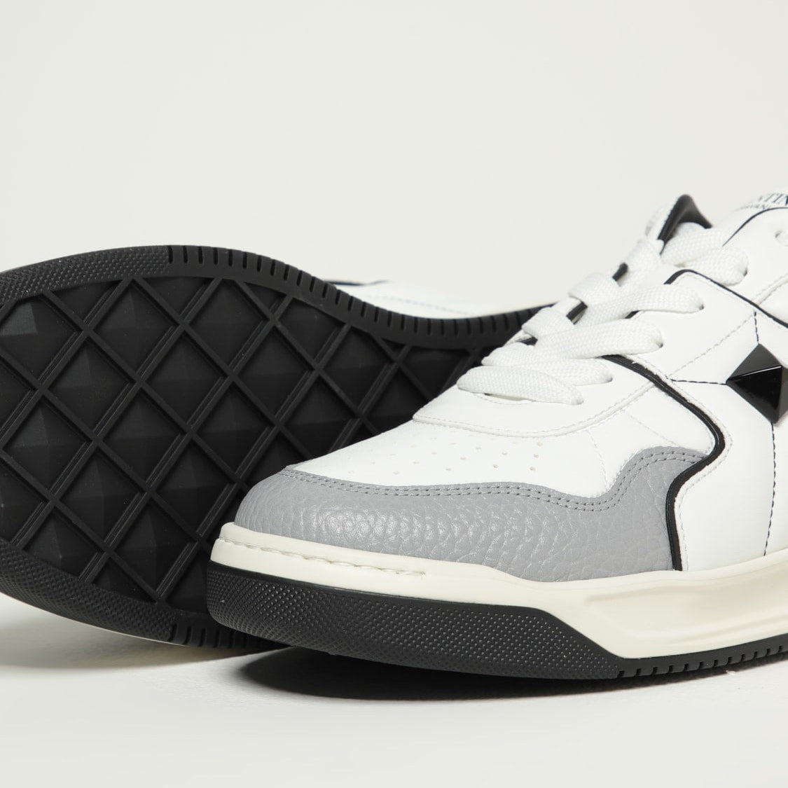 Мъжки кецове Men’s sneakers Valentino Garavani One Stud 7Y2S0E71NWN 0N2 for and outsole view