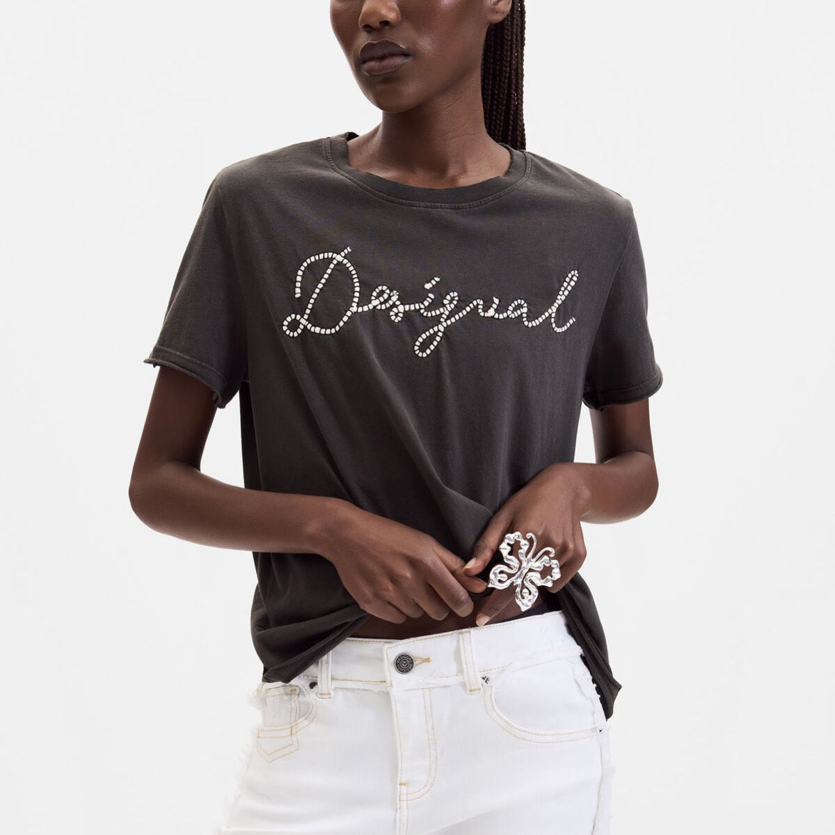 Дамска тениска Desigual women’s T-shirt 26WWTK39 2000 front view 